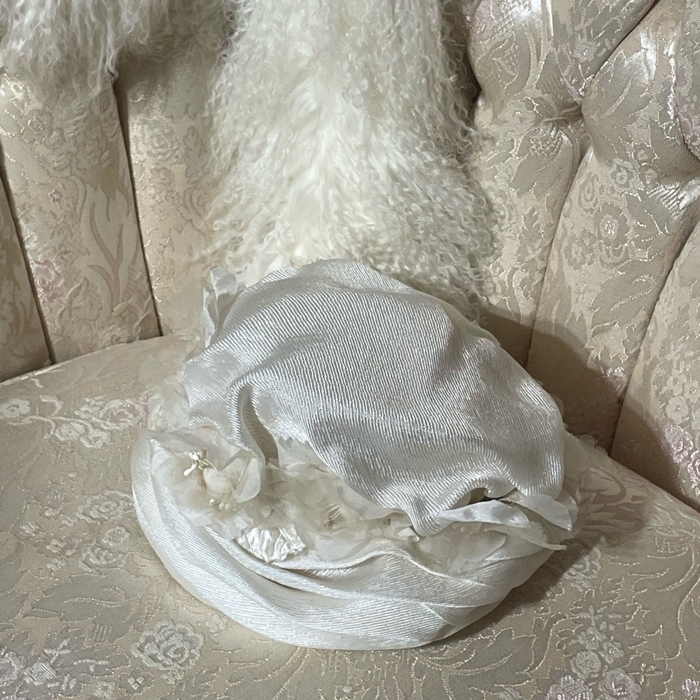 Vintage white hat